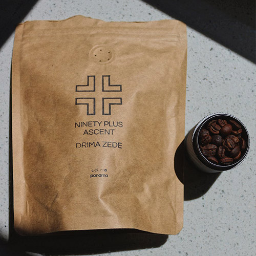 Упаковка кофе минималистского дизайна